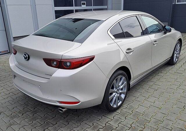 Mazda 3 - Kolor Platinum Quartz, zdjęcie 4