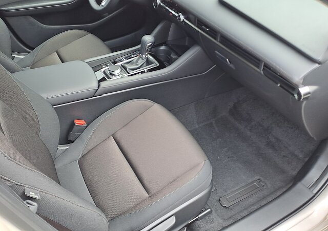 Mazda 3 - Kolor Platinum Quartz, zdjęcie 8