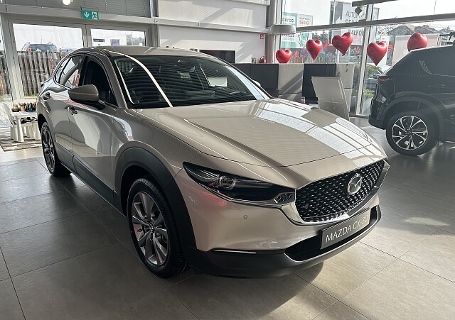 Mazda CX-30 - Kolor Platinum Quartz, zdjęcie 3