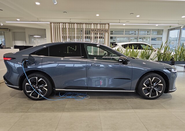 Mazda 6e - Kolor Polymetal Gray, zdjęcie 6