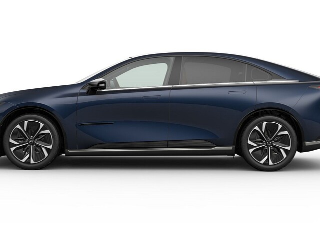 Mazda 6e - Kolor Deep Crystal Blue, zdjęcie 2