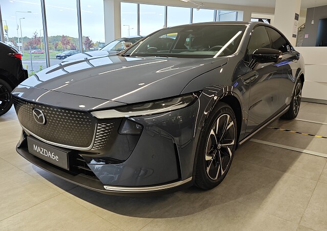 Mazda 6e - Kolor Polymetal Gray, zdjęcie 3
