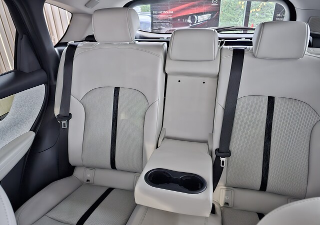 Mazda CX-60 - Kolor Machine Gray, zdjęcie 10