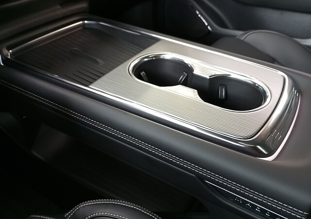 Mazda 6e - Kolor Machine Gray, zdjęcie 9