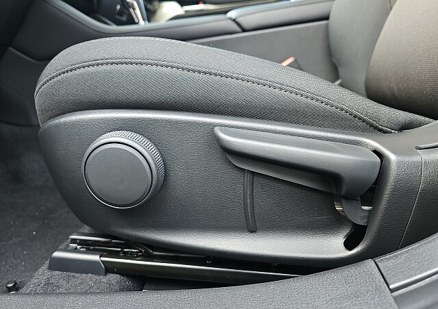 Mazda 3 - Kolor Platinum Quartz, zdjęcie 14