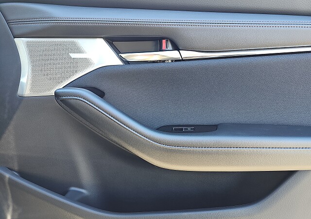 Mazda 3 - Kolor Zircon Sand Metalic, zdjęcie 24