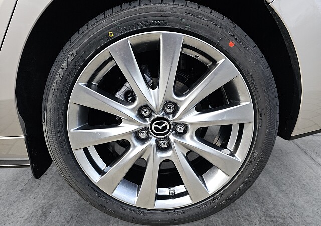 Mazda 3 - Kolor Platinum Quartz, zdjęcie 18