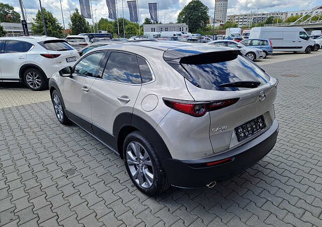 Mazda CX-30 - Kolor Platinum Quartz, zdjęcie 9