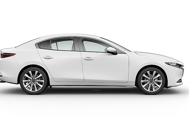 MAZDA3 sedan CENTRE-LINE_Arctic White_330.jpg
