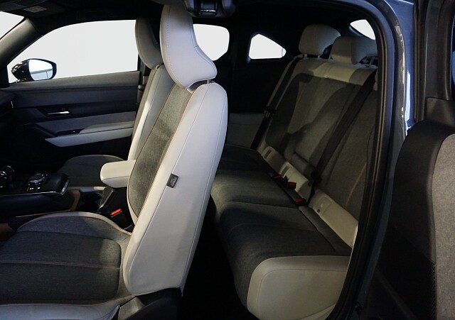 Mazda MX-30 (19).jpg