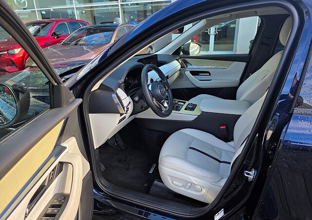 Mazda CX-60 - Kolor Deep Crystal Blue, zdjęcie 4