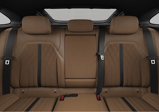 M6e takumi plus tył.jpg