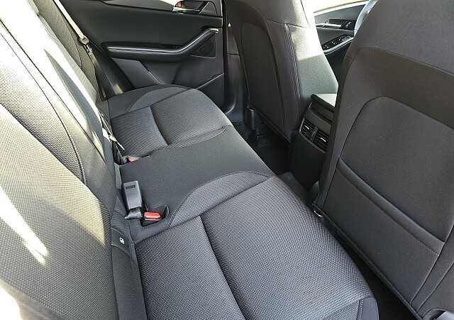 Mazda CX-30 - Kolor Platinum Quartz, zdjęcie 19