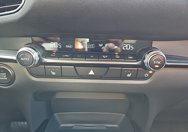 Mazda CX-30 - Kolor Soul Red Crystal, zdjęcie 17