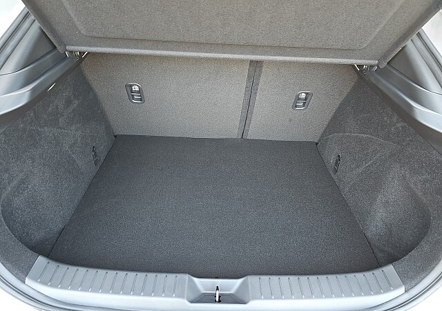 Mazda CX-30 - Kolor Platinum Quartz, zdjęcie 21