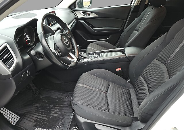 Mazda 3 - Kolor Snowflake White Pearl, zdjęcie 10