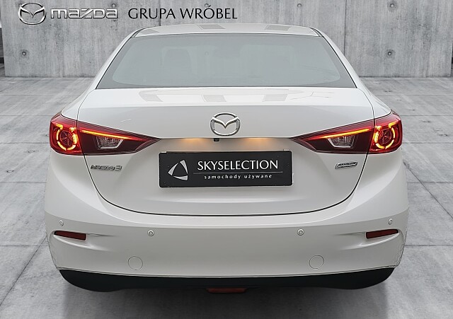 Mazda 3 - Kolor Snowflake White Pearl, zdjęcie 4