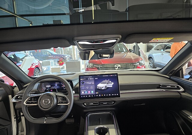 Mazda 6e - Kolor Biały, zdjęcie 9