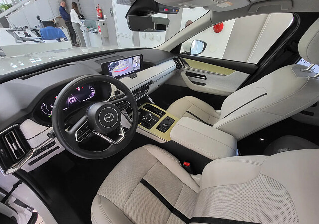 Mazda CX-60 - Kolor Jet Black, zdjęcie 10