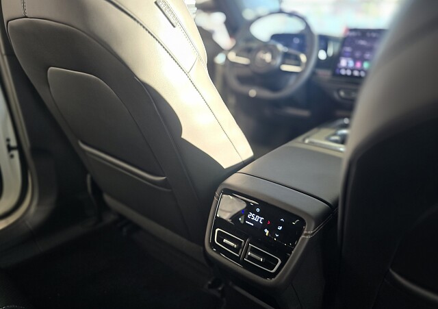 Mazda 6e - Kolor Biały, zdjęcie 7