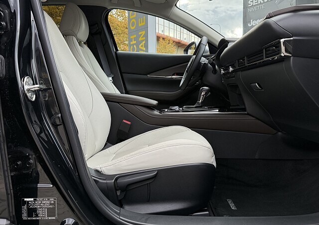 Mazda CX-30 - Kolor Jet Black, zdjęcie 15