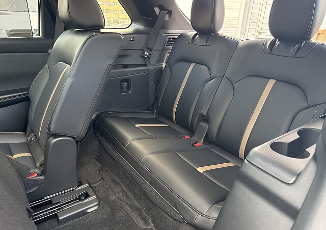 Mazda CX-80 - Kolor Platinum Quartz, zdjęcie 18