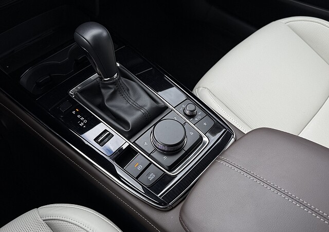 Mazda CX-30 - Kolor Jet Black, zdjęcie 20