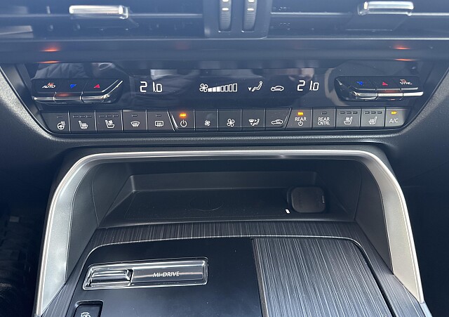 Mazda CX-80 - Kolor Platinum Quartz, zdjęcie 10