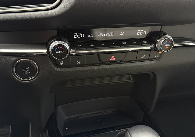 Mazda CX-30 - Kolor Jet Black, zdjęcie 21