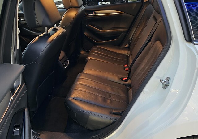 Mazda 6 - Kolor Arctic White, zdjęcie 15