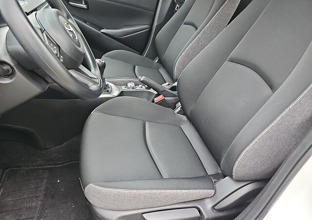 Mazda 2 - Kolor Arctic White, zdjęcie 11