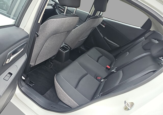 Mazda 2 - Kolor Arctic White, zdjęcie 13