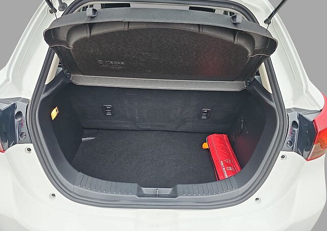 Mazda 2 - Kolor Arctic White, zdjęcie 23