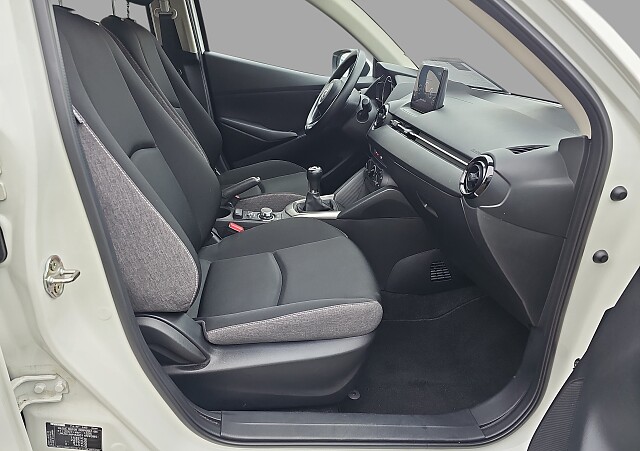 Mazda 2 - Kolor Arctic White, zdjęcie 14