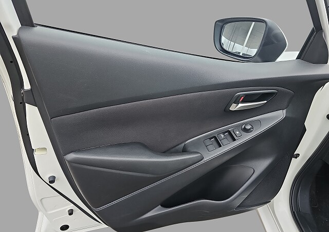 Mazda 2 - Kolor Biały, zdjęcie 16