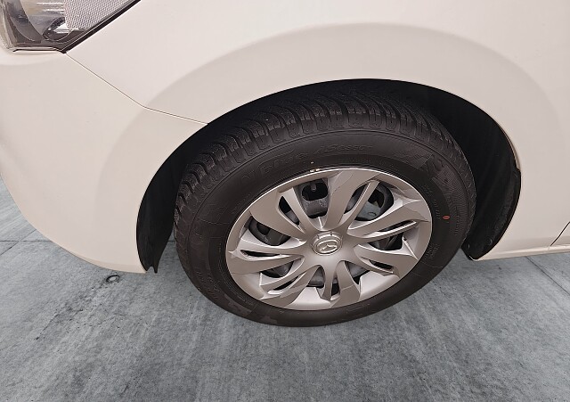 Mazda 2 - Kolor Arctic White, zdjęcie 9