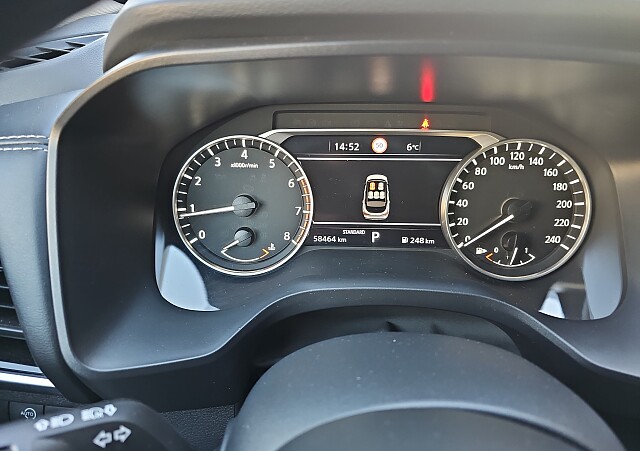 Nissan Qashqai - Kolor Czarny, zdjęcie 13