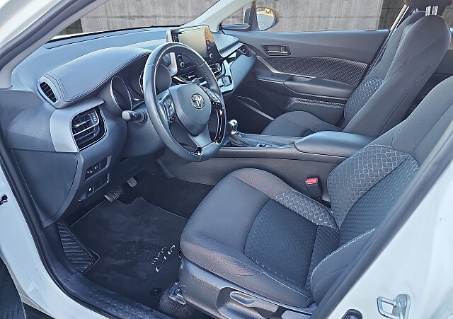 Toyota C-HR - Kolor Biały, zdjęcie 16