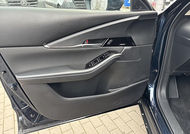 Mazda CX-30 - Kolor Deep Crystal Blue, zdjęcie 13