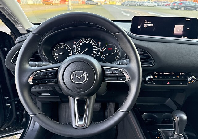 Mazda CX-30 - Kolor Jet Black, zdjęcie 8