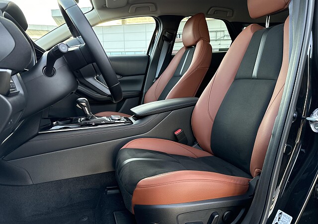 Mazda CX-30 - Kolor Jet Black, zdjęcie 7