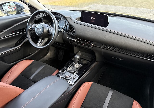 Mazda CX-30 - Kolor Jet Black, zdjęcie 24