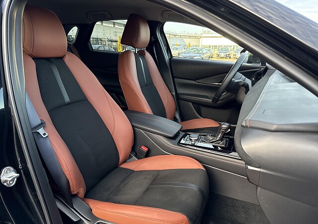 Mazda CX-30 - Kolor Jet Black, zdjęcie 25