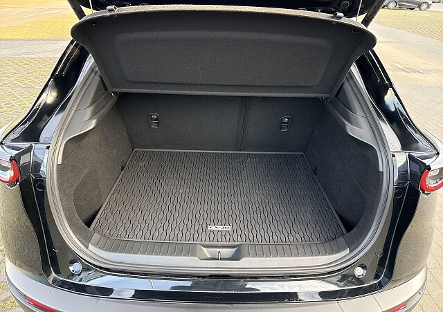 Mazda CX-30 - Kolor Jet Black, zdjęcie 26