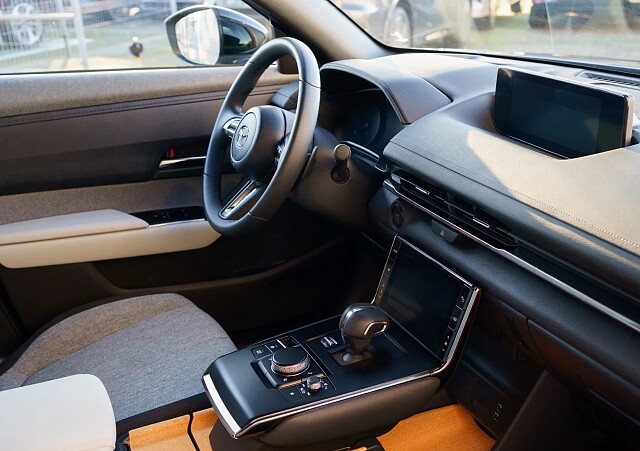 Mazda MX-30 - Kolor Machine Gray, zdjęcie 10