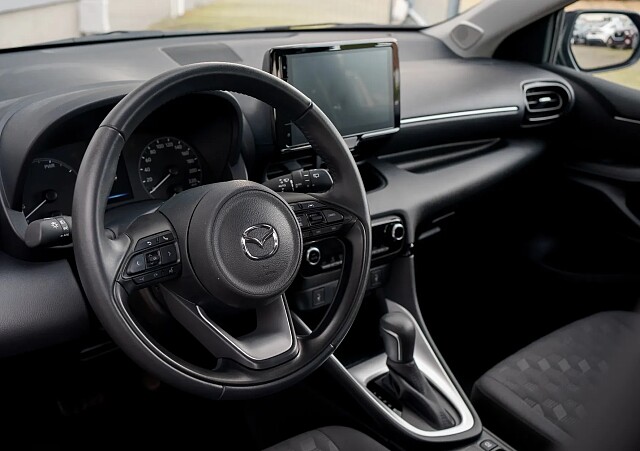Mazda 2 Hybrid - Kolor Opera Black, zdjęcie 21