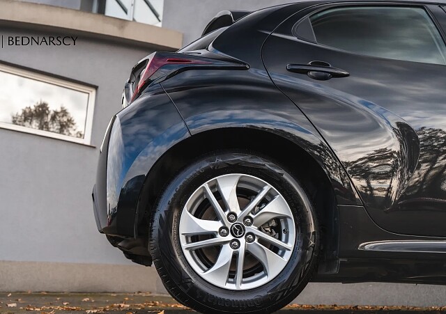 Mazda 2 Hybrid - Kolor Opera Black, zdjęcie 10