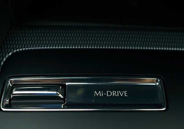 Mazda CX-60 - Kolor Platinum Quartz, zdjęcie 32