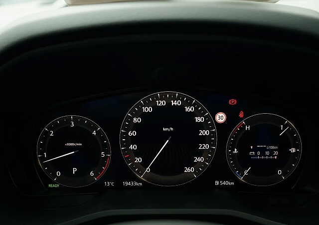 Mazda CX-60 - Kolor Platinum Quartz, zdjęcie 26