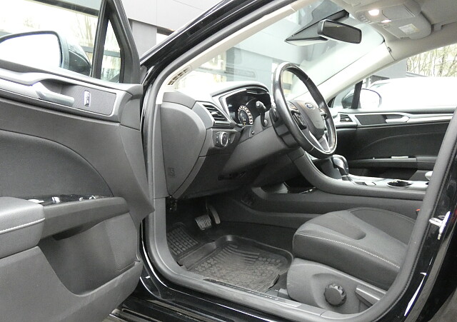 Ford Mondeo - Kolor Czarny, zdjęcie 12